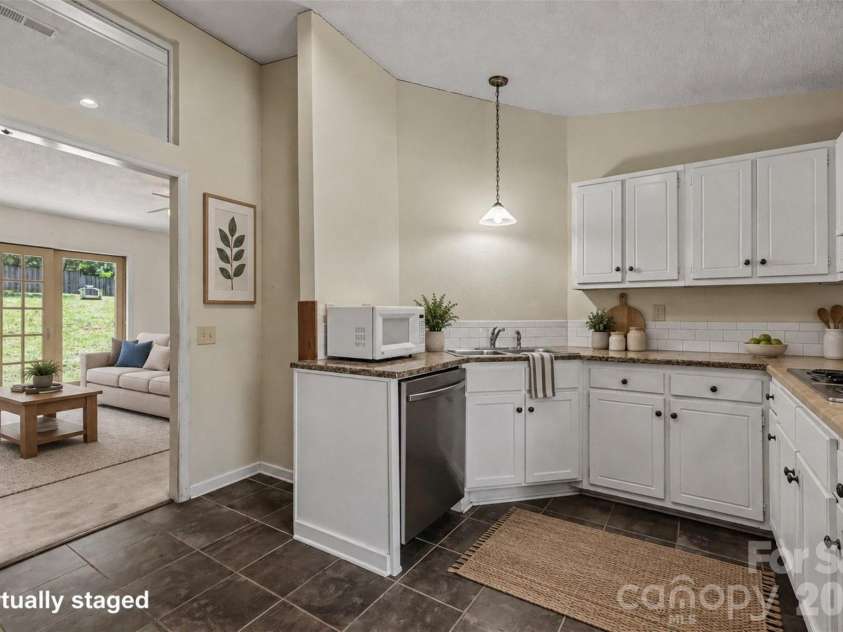 6124 Dwightware Boulevard, Charlotte, NC 28227.  MLS# CAR4421306, YatesRealty ID 50174. 