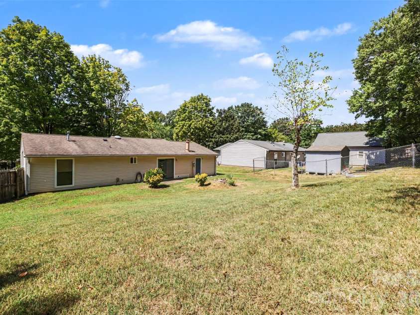 6124 Dwightware Boulevard, Charlotte, NC 28227.  MLS# CAR4421306, YatesRealty ID 50174. 