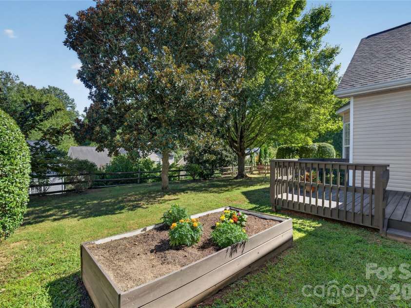 15228 Carrington Ridge Drive, Huntersville, NC 28078.  MLS# CAR4421573, YatesRealty ID 50175. 