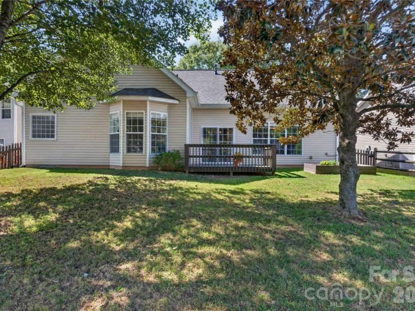 15228 Carrington Ridge Drive, Huntersville, NC 28078.  MLS# CAR4421573, YatesRealty ID 50175. 