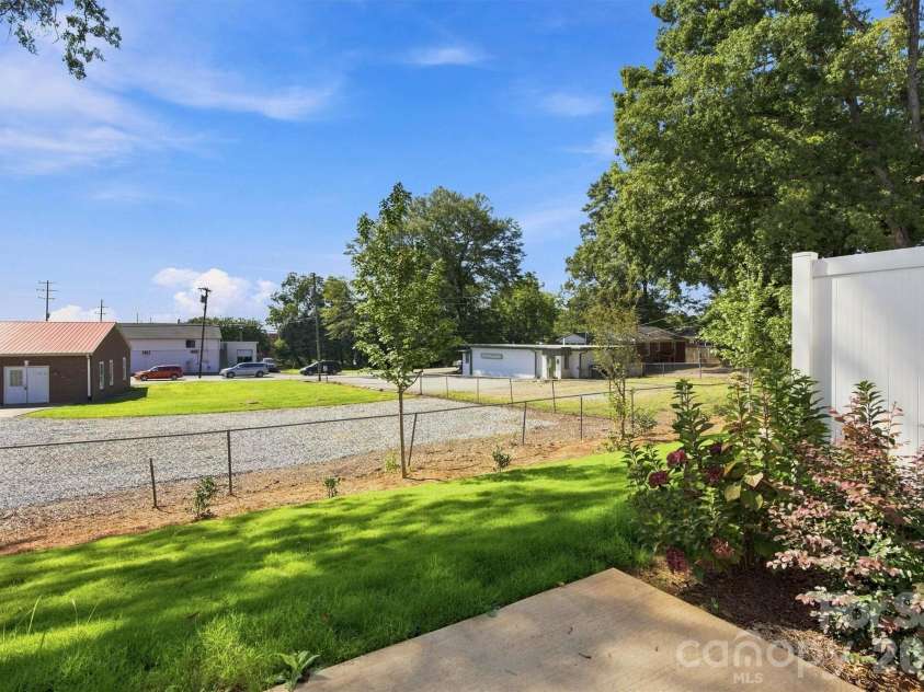 107 Villa Lane, Lincolnton, NC 28092.  MLS# CAR4421797, YatesRealty ID 50176. 