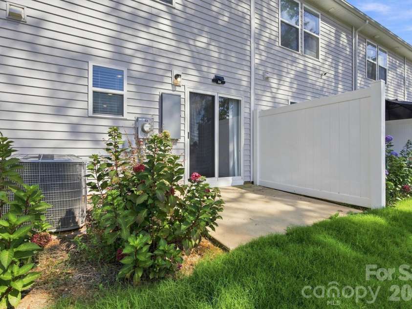 107 Villa Lane, Lincolnton, NC 28092.  MLS# CAR4421797, YatesRealty ID 50176. 