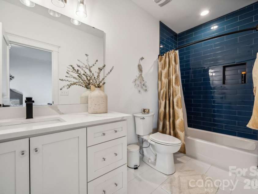 1412 Caldwell Street, Charlotte, NC 28206.  MLS# CAR4421903, YatesRealty ID 50177. Full Bath 3