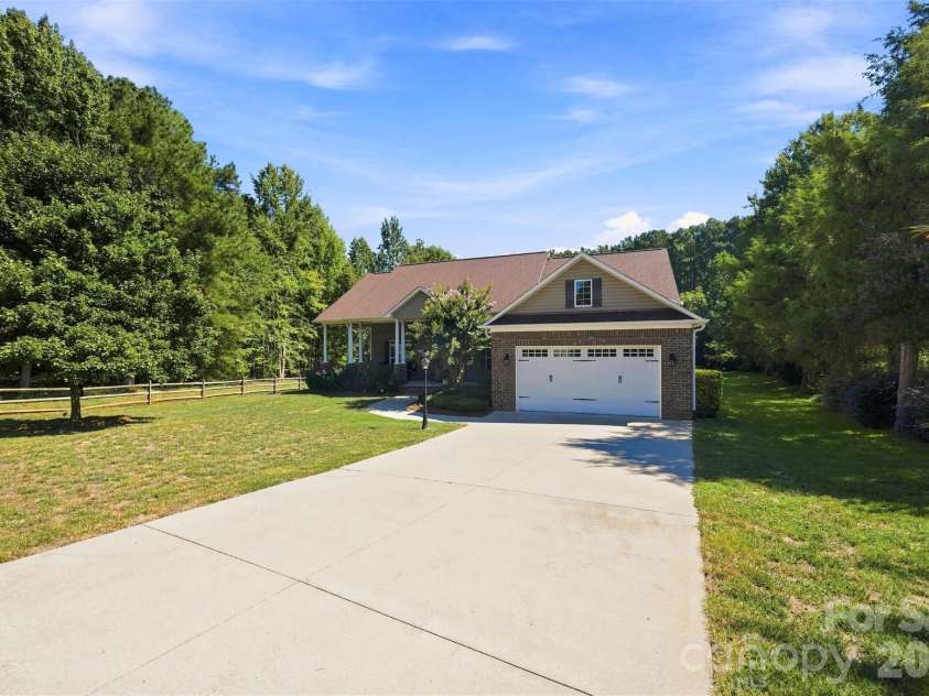 122 Idlewild Road, Advance, NC 27006.  MLS# CAR4421349, YatesRealty ID 50178. 