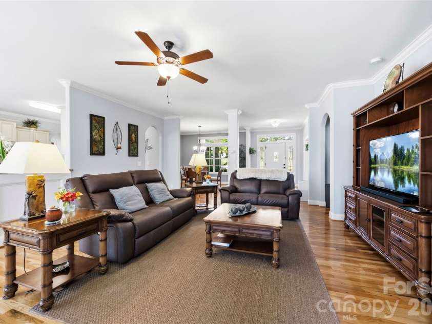 122 Idlewild Road, Advance, NC 27006.  MLS# CAR4421349, YatesRealty ID 50178. 