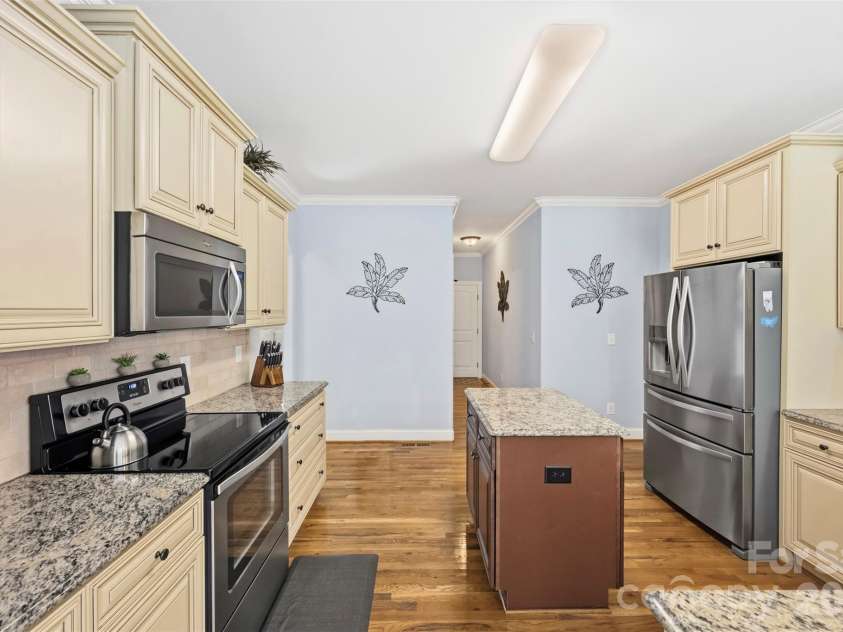 122 Idlewild Road, Advance, NC 27006.  MLS# CAR4421349, YatesRealty ID 50178. 