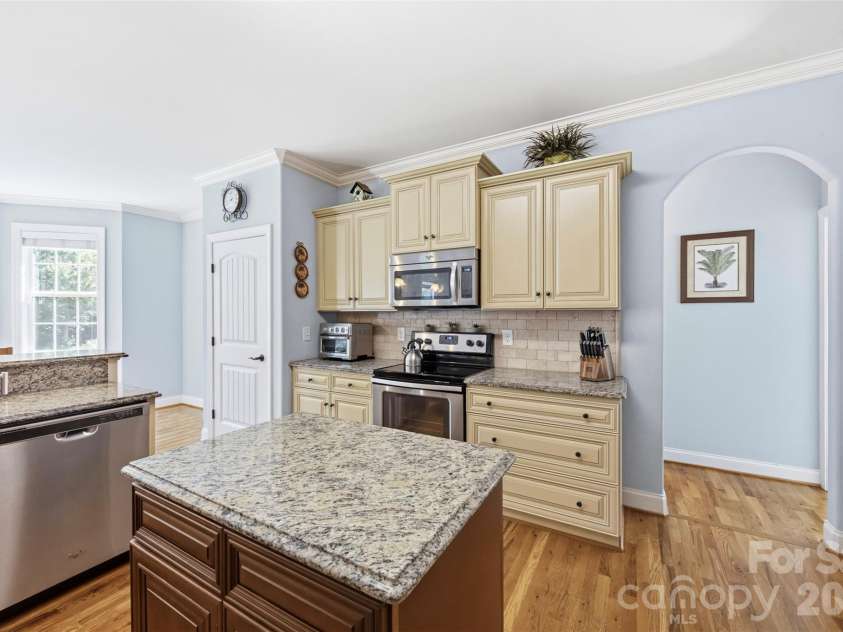 122 Idlewild Road, Advance, NC 27006.  MLS# CAR4421349, YatesRealty ID 50178. 