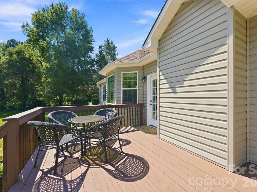 122 Idlewild Road, Advance, NC 27006.  MLS# CAR4421349, YatesRealty ID 50178. 