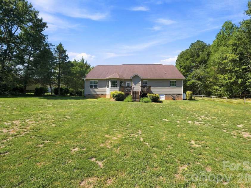 122 Idlewild Road, Advance, NC 27006.  MLS# CAR4421349, YatesRealty ID 50178. 