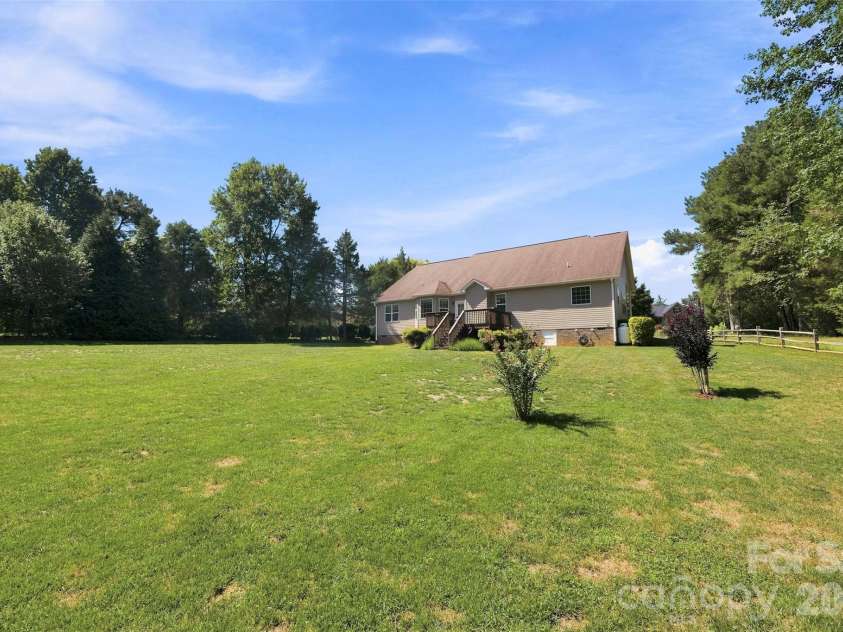 122 Idlewild Road, Advance, NC 27006.  MLS# CAR4421349, YatesRealty ID 50178. 