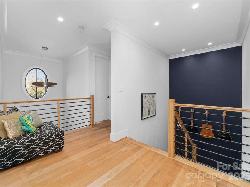 1014 Woodside Avenue, Charlotte, NC 28205.  MLS# CAR4323196, YatesRealty ID 5018. Loft 