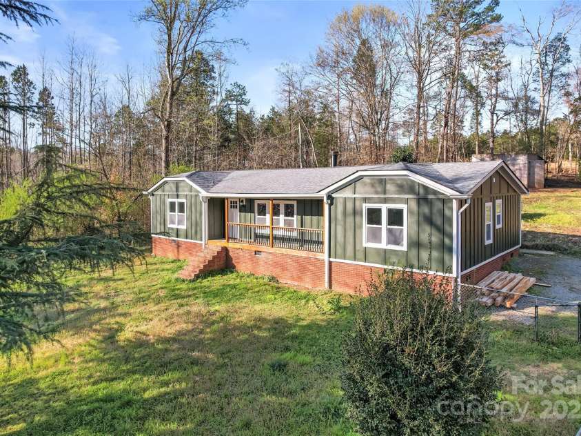 205 Jim Patterson Road, Kings Mountain, NC 28086.  MLS# CAR4242839, YatesRealty ID 5018. 