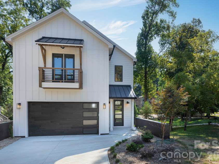 4325 Raney Way, Charlotte, NC 28205.  MLS# CAR4421866, YatesRealty ID 50180. 