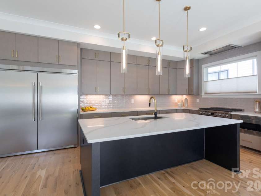 4325 Raney Way, Charlotte, NC 28205.  MLS# CAR4421866, YatesRealty ID 50180. 