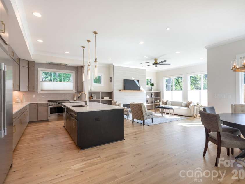 4325 Raney Way, Charlotte, NC 28205.  MLS# CAR4421866, YatesRealty ID 50180. 