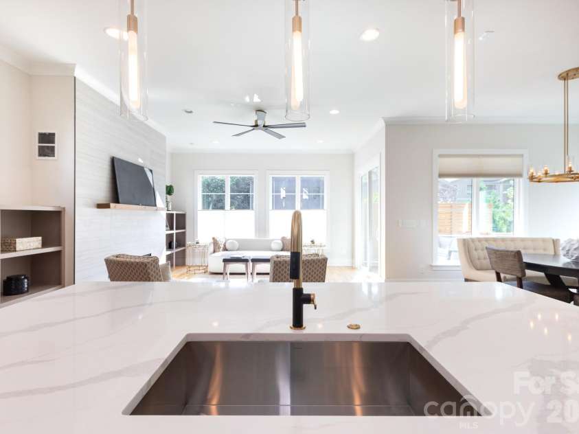 4325 Raney Way, Charlotte, NC 28205.  MLS# CAR4421866, YatesRealty ID 50180. 