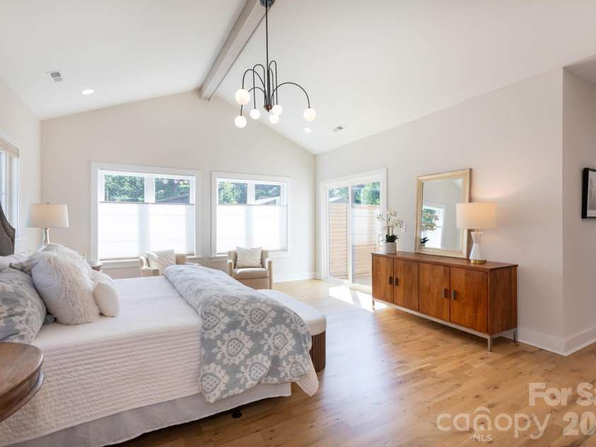 4325 Raney Way, Charlotte, NC 28205.  MLS# CAR4421866, YatesRealty ID 50180. 