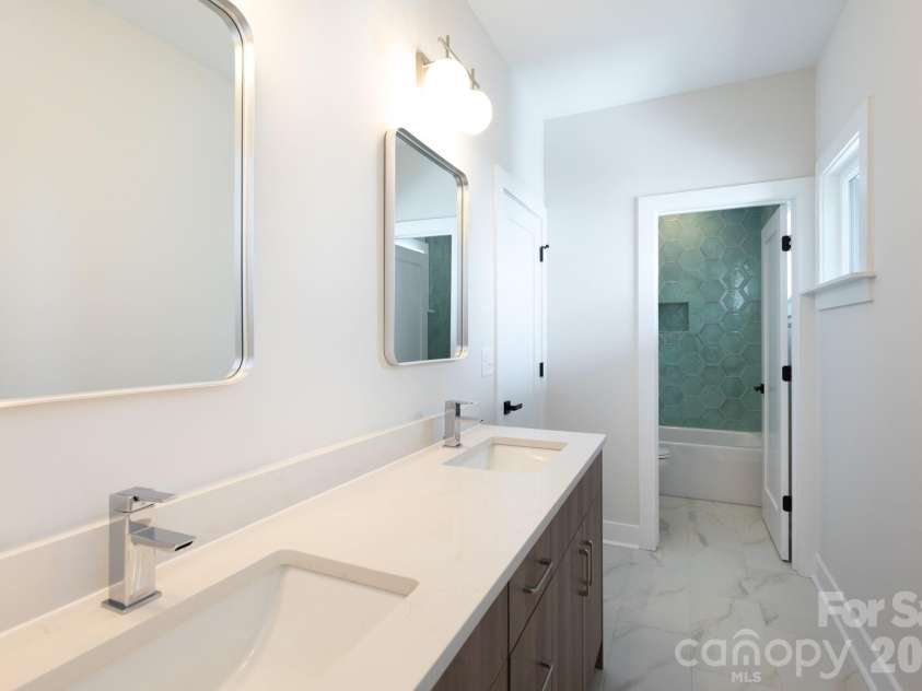 4325 Raney Way, Charlotte, NC 28205.  MLS# CAR4421866, YatesRealty ID 50180. 