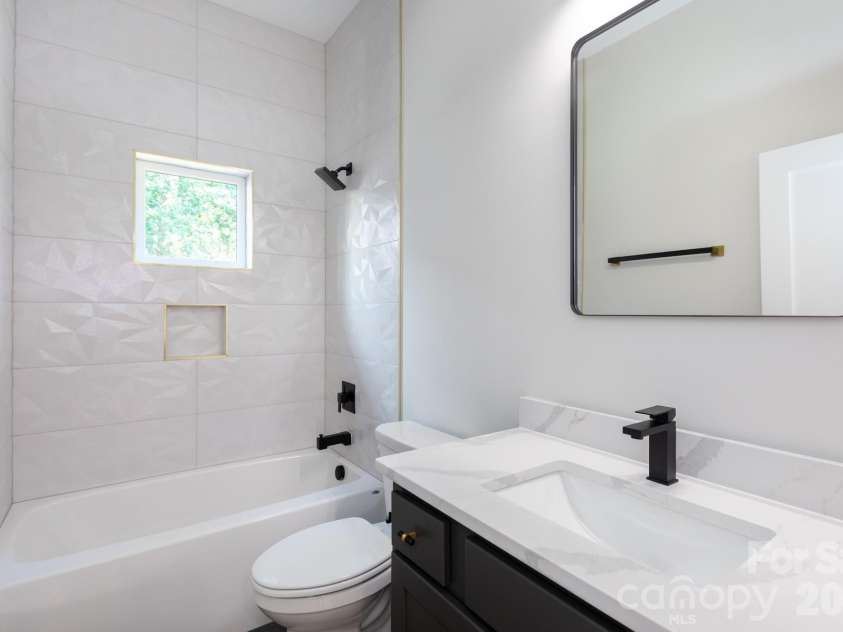 4325 Raney Way, Charlotte, NC 28205.  MLS# CAR4421866, YatesRealty ID 50180. 