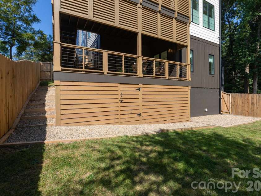 4325 Raney Way, Charlotte, NC 28205.  MLS# CAR4421866, YatesRealty ID 50180. 