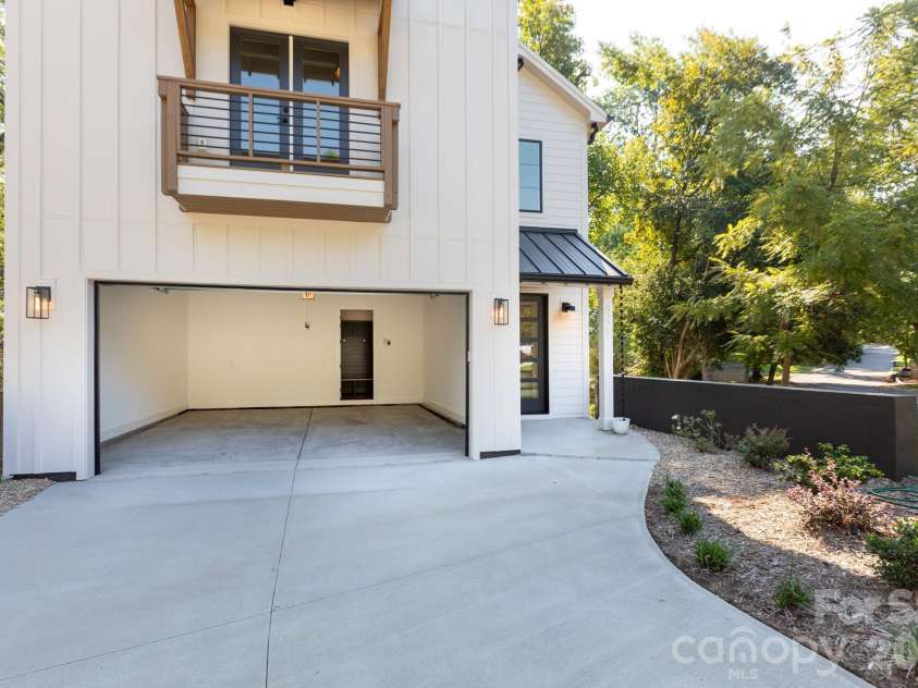 4325 Raney Way, Charlotte, NC 28205.  MLS# CAR4421866, YatesRealty ID 50180. 
