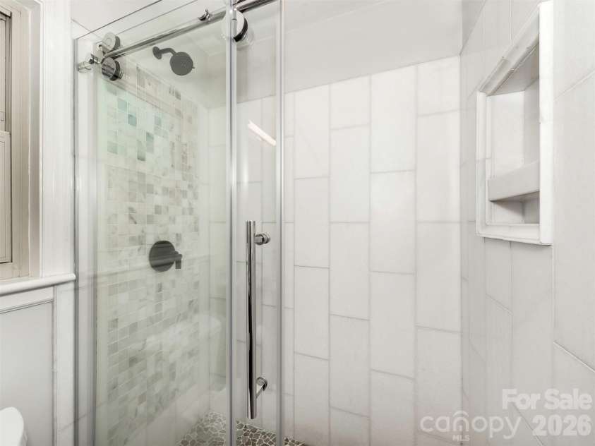 3523 Round Oak Road, Charlotte, NC 28210.  MLS# CAR4421874, YatesRealty ID 50181. Primary Bath Shower