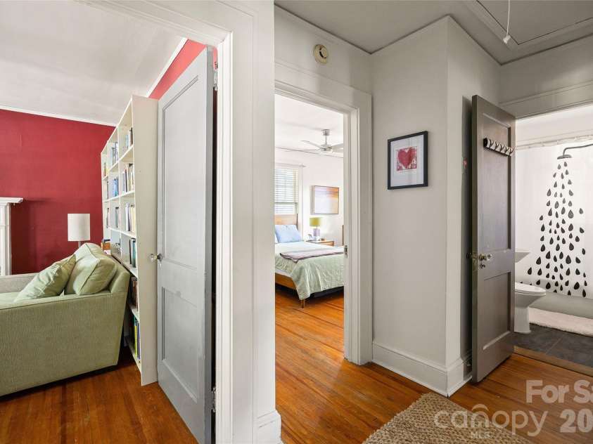1900 Thomas Avenue, Charlotte, NC 28205.  MLS# CAR4421719, YatesRealty ID 50182. 