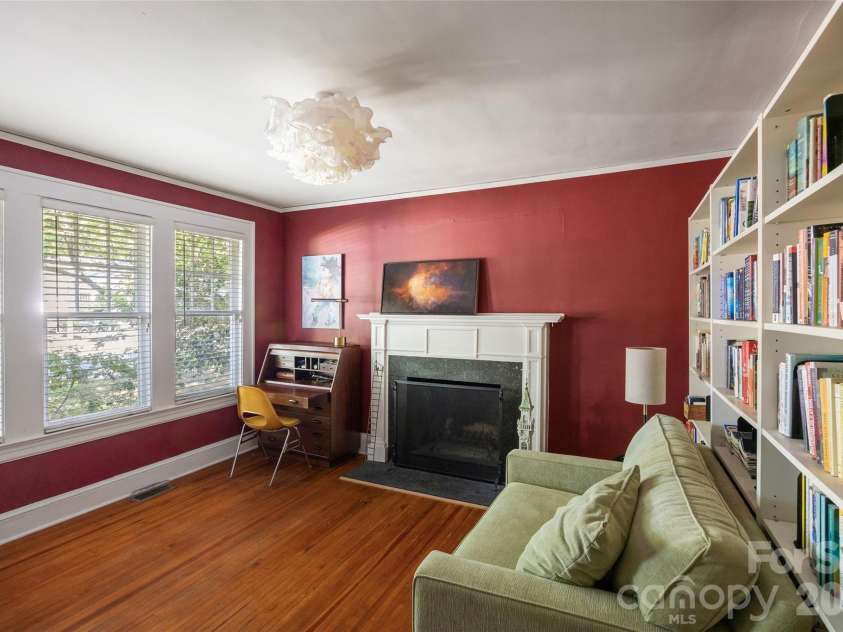 1900 Thomas Avenue, Charlotte, NC 28205.  MLS# CAR4421719, YatesRealty ID 50182. 