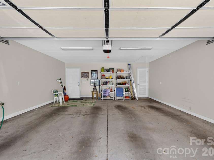 232 Lone Oak Circle, Rock Hill, SC 29732.  MLS# CAR4420246, YatesRealty ID 50184. Double Garage