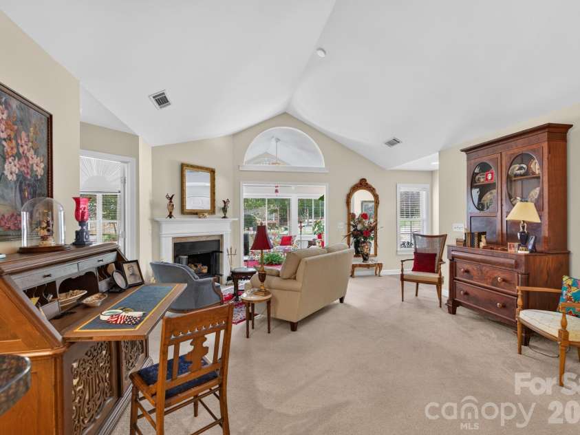 232 Lone Oak Circle, Rock Hill, SC 29732.  MLS# CAR4420246, YatesRealty ID 50184. Family Room