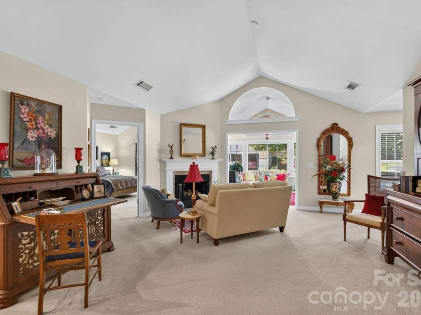 232 Lone Oak Circle, Rock Hill, SC 29732.  MLS# CAR4420246, YatesRealty ID 50184. Family Room