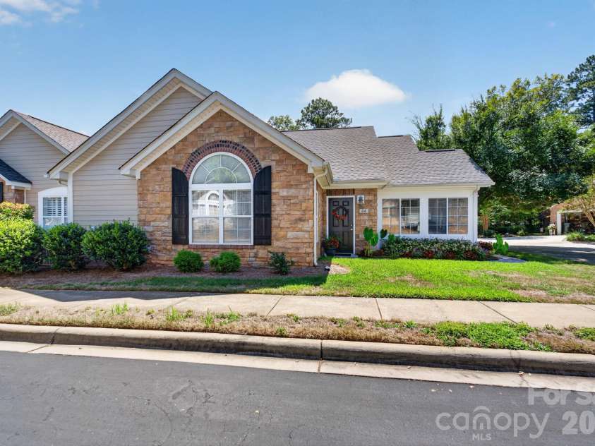 232 Lone Oak Circle, Rock Hill, SC 29732.  MLS# CAR4420246, YatesRealty ID 50184. Front of Home
