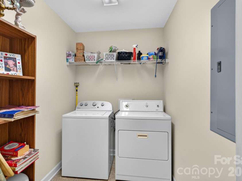 232 Lone Oak Circle, Rock Hill, SC 29732.  MLS# CAR4420246, YatesRealty ID 50184. Laundry Room
