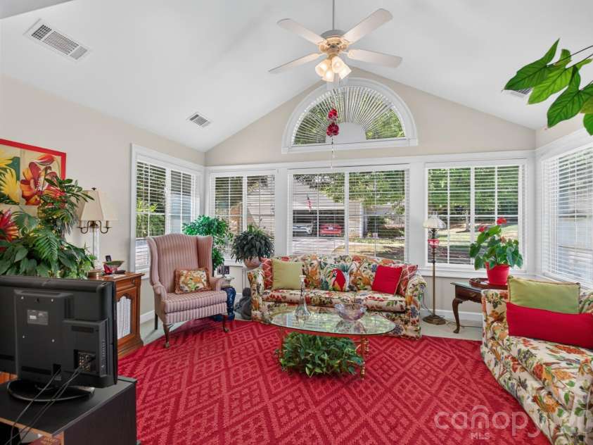232 Lone Oak Circle, Rock Hill, SC 29732.  MLS# CAR4420246, YatesRealty ID 50184. Sunroom