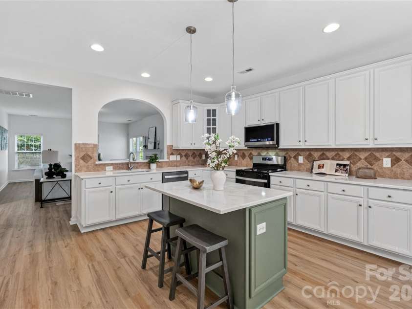 17323 Silas Place Drive, Davidson, NC 28036.  MLS# CAR4420635, YatesRealty ID 50185. 