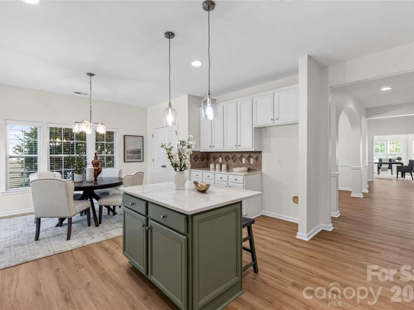 17323 Silas Place Drive, Davidson, NC 28036.  MLS# CAR4420635, YatesRealty ID 50185. 