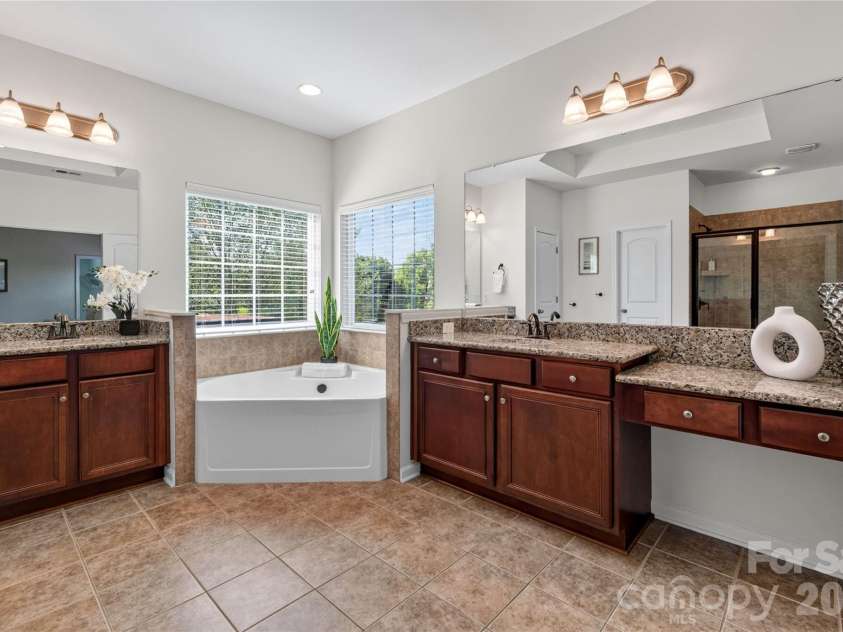 17323 Silas Place Drive, Davidson, NC 28036.  MLS# CAR4420635, YatesRealty ID 50185. 