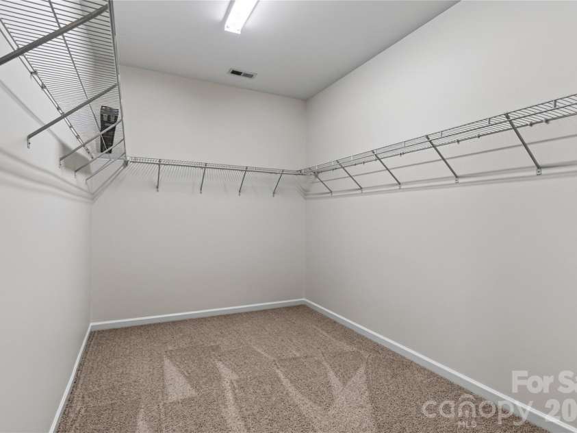 17323 Silas Place Drive, Davidson, NC 28036.  MLS# CAR4420635, YatesRealty ID 50185. 