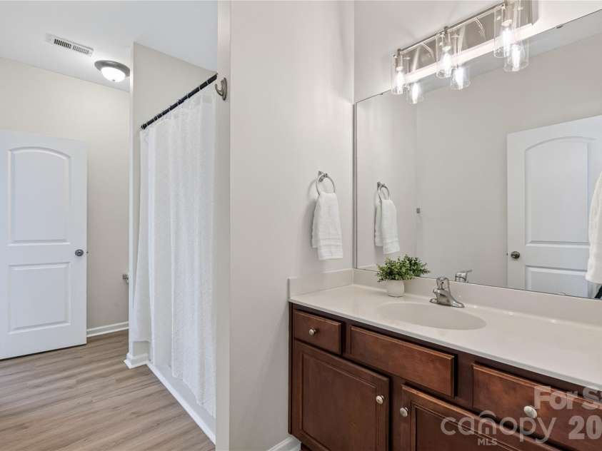 17323 Silas Place Drive, Davidson, NC 28036.  MLS# CAR4420635, YatesRealty ID 50185. 