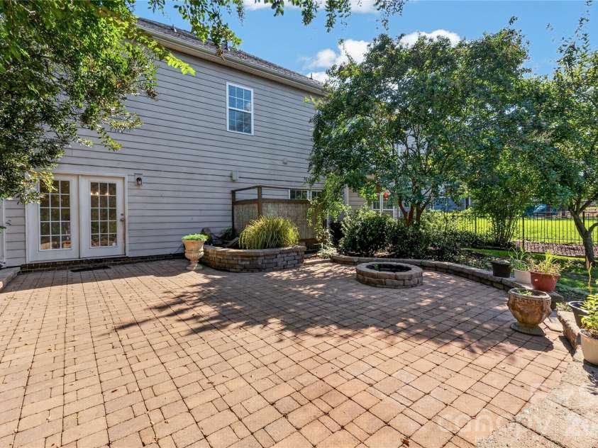 17323 Silas Place Drive, Davidson, NC 28036.  MLS# CAR4420635, YatesRealty ID 50185. 