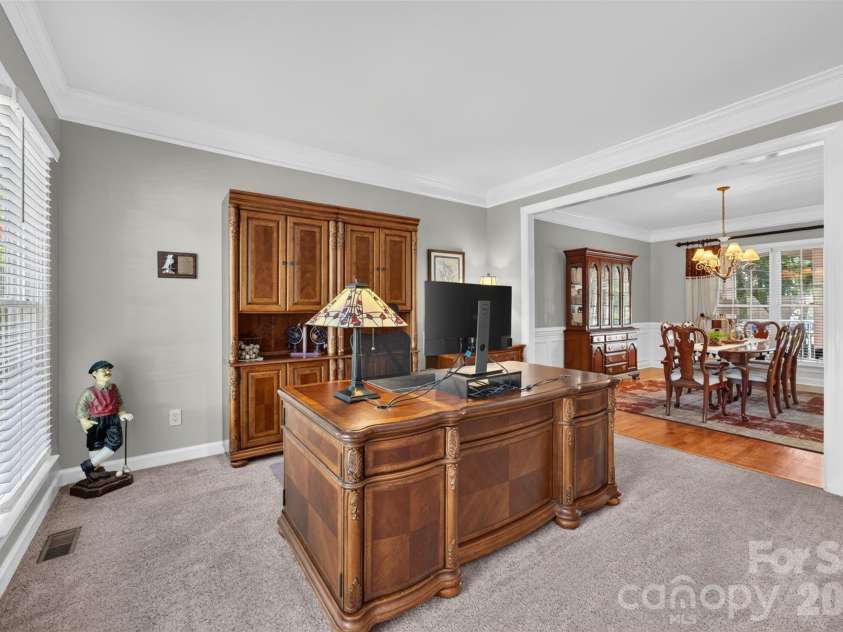 12604 Willingdon Road, Huntersville, NC 28078.  MLS# CAR4420497, YatesRealty ID 50186. Flex space with bright lighting.