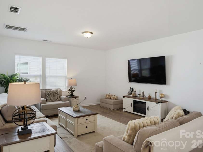 10100 Travis Floyd Lane, Charlotte, NC 28214.  MLS# CAR4420818, YatesRealty ID 50187. 
