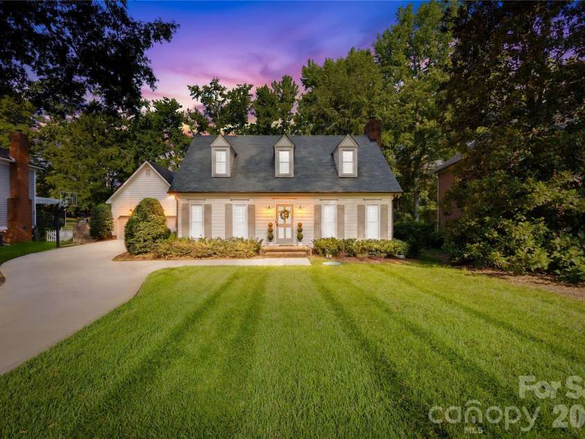 6616 Mays Chapel Lane, Charlotte, NC 28270.  MLS# CAR4419963, YatesRealty ID 50188. 