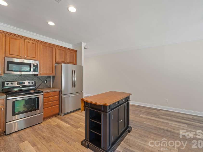 106 Sherman Oaks Lane, Mooresville, NC 28115.  MLS# CAR4420415, YatesRealty ID 50189. 