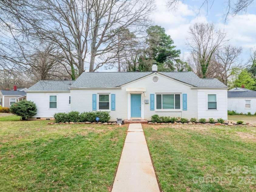 3036 Marlowe Avenue, Charlotte, NC 28208.  MLS# CAR4232409, YatesRealty ID 5019. Front
