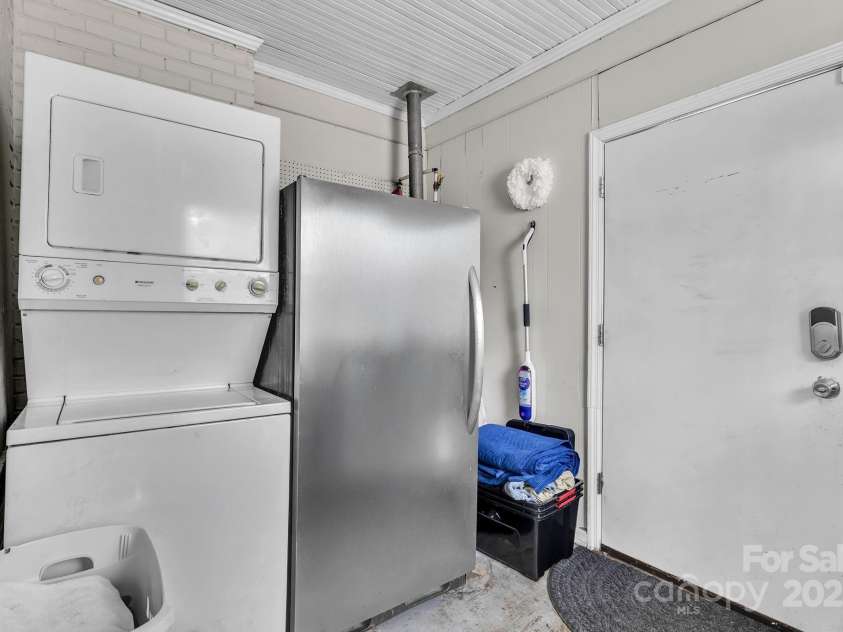 3036 Marlowe Avenue, Charlotte, NC 28208.  MLS# CAR4232409, YatesRealty ID 5019. Utillity room