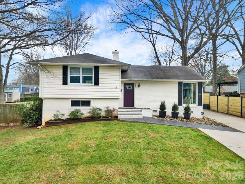5001 White Oak Road, Charlotte, NC 28210.  MLS# CAR4353228, YatesRealty ID 5019. 