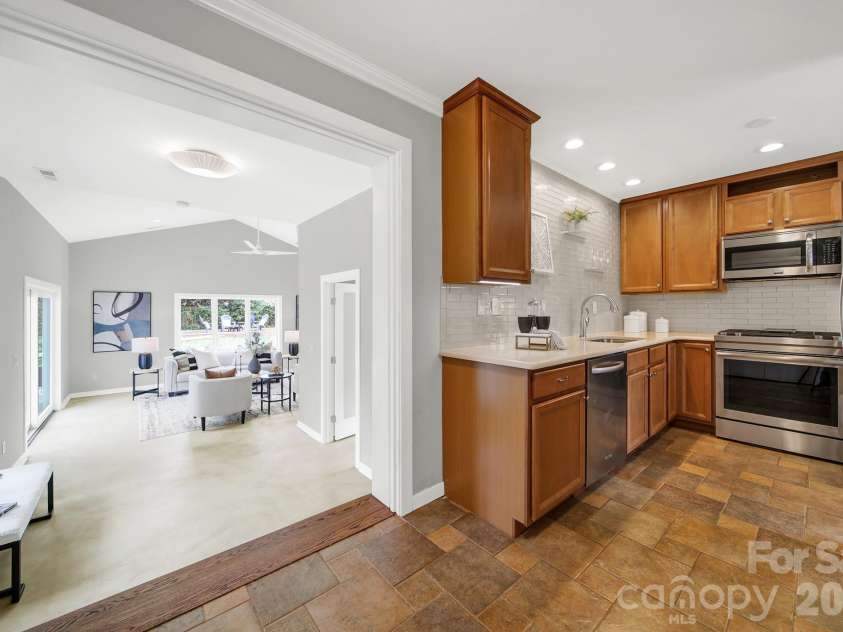 5001 White Oak Road, Charlotte, NC 28210.  MLS# CAR4353228, YatesRealty ID 5019. 