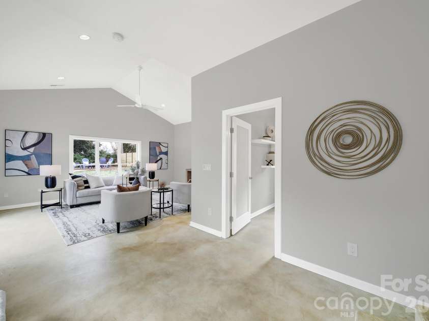 5001 White Oak Road, Charlotte, NC 28210.  MLS# CAR4353228, YatesRealty ID 5019. 