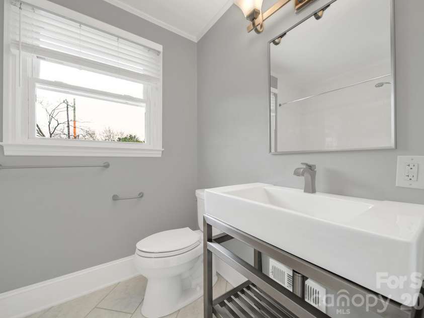 5001 White Oak Road, Charlotte, NC 28210.  MLS# CAR4353228, YatesRealty ID 5019. 